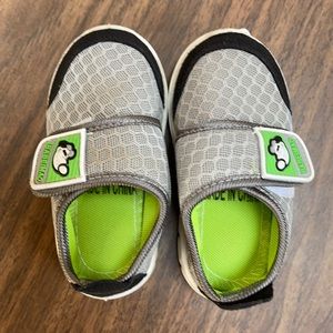 Worn a few times valcro shoes